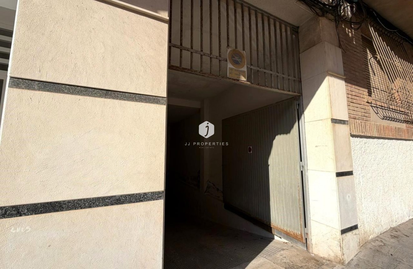 Z drugiej ręki - Mieszkanie w bloku -
Torrevieja - Playa del Cura