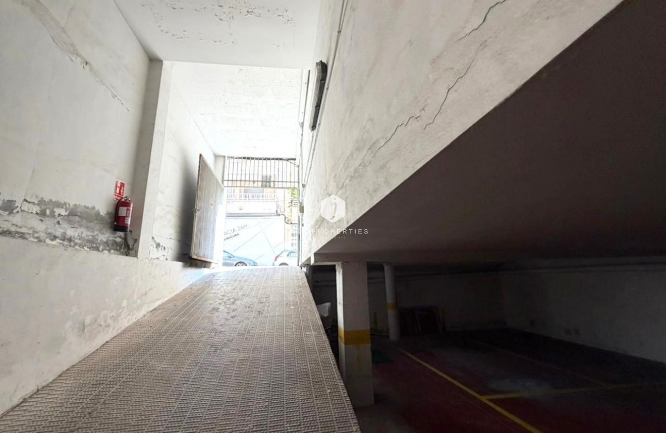 Z drugiej ręki - Mieszkanie w bloku -
Torrevieja - Playa del Cura