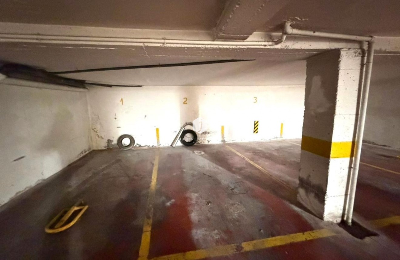 Z drugiej ręki - Mieszkanie w bloku -
Torrevieja - Playa del Cura