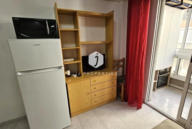 Z drugiej ręki - Mieszkanie w bloku -
Torrevieja - Acequion