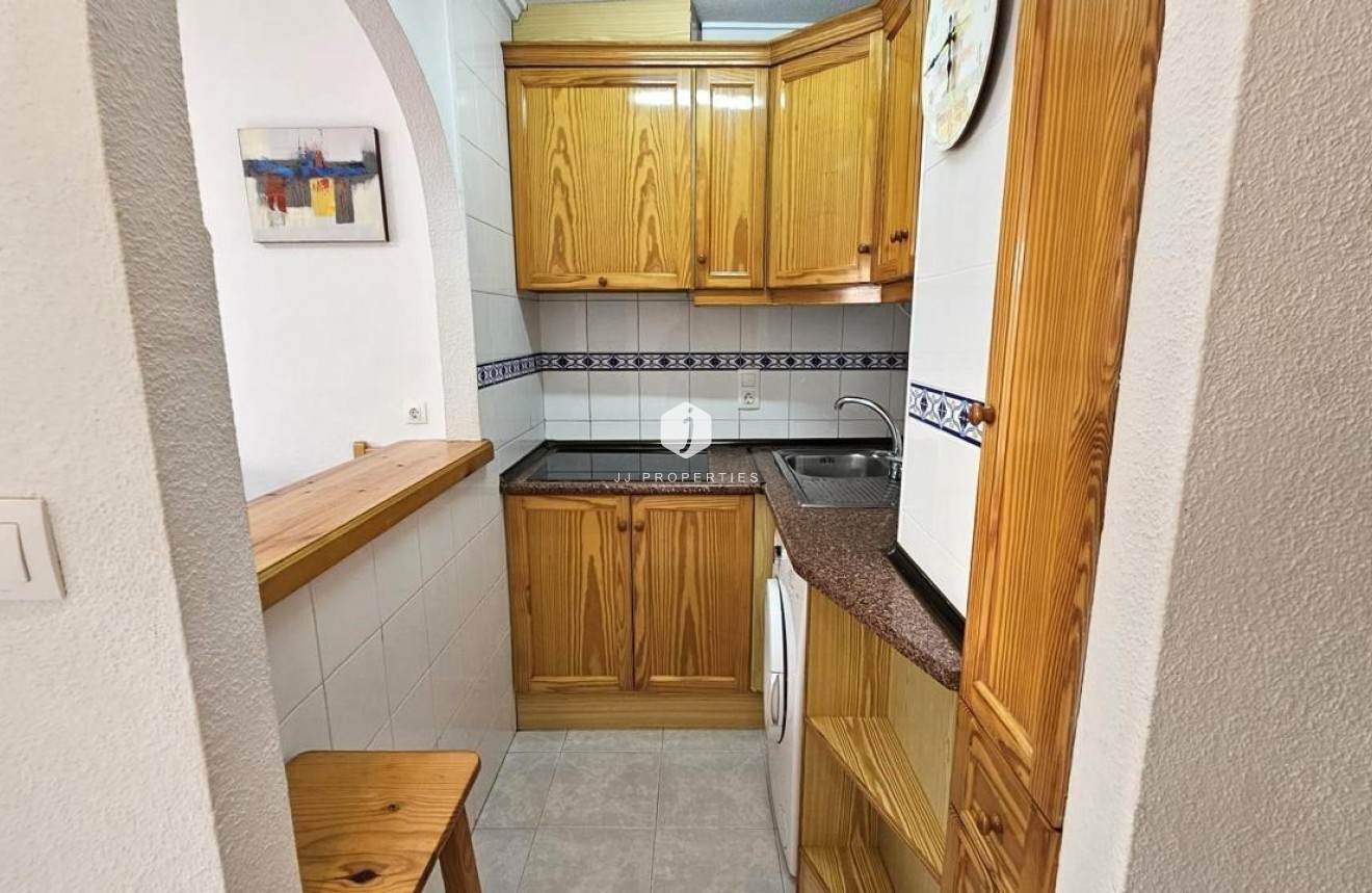 Z drugiej ręki - Mieszkanie w bloku -
Torrevieja - Acequion