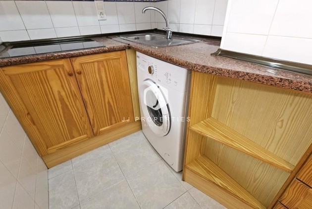 Z drugiej ręki - Mieszkanie w bloku -
Torrevieja - Acequion