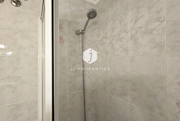 Z drugiej ręki - Mieszkanie w bloku -
Torrevieja - Acequion