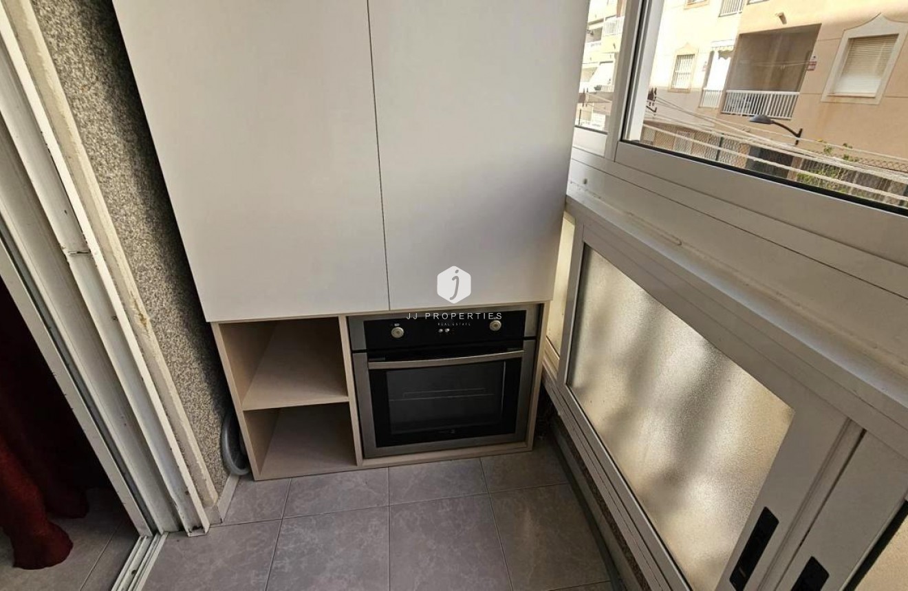 Z drugiej ręki - Mieszkanie w bloku -
Torrevieja - Acequion