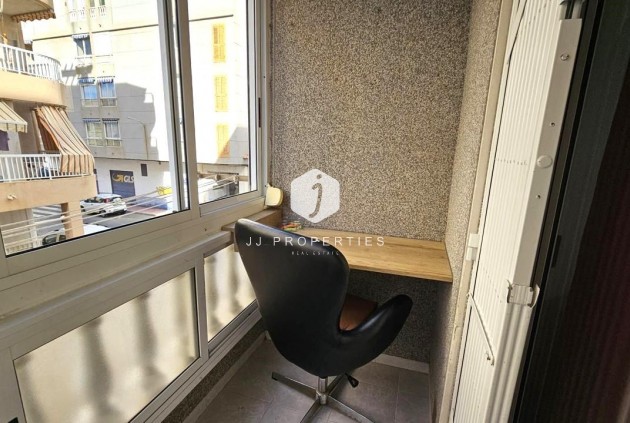 Z drugiej ręki - Mieszkanie w bloku -
Torrevieja - Acequion