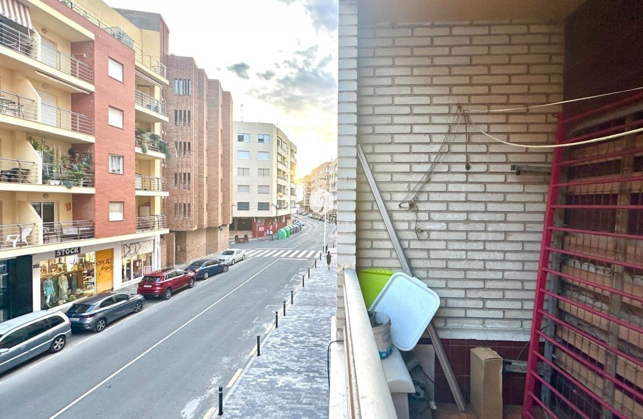 Z drugiej ręki - Mieszkanie w bloku -
Torrevieja - Playa del Cura