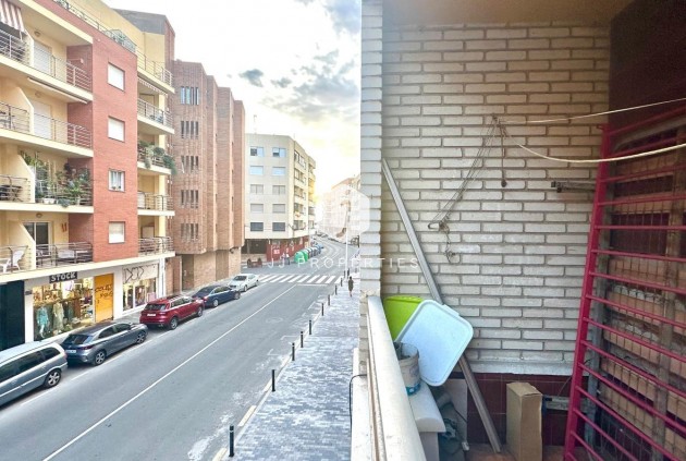 Z drugiej ręki - Mieszkanie w bloku -
Torrevieja - Playa del Cura