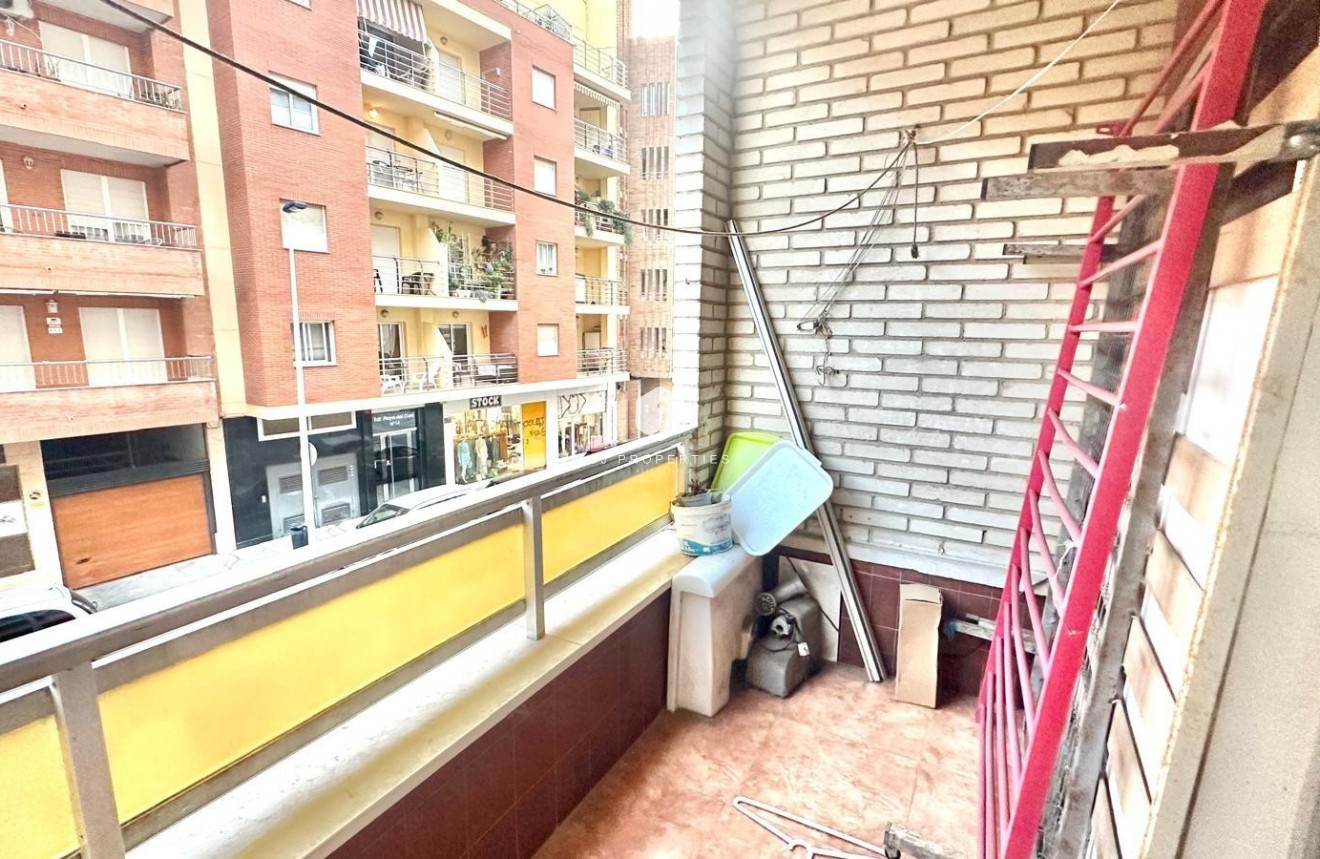 Z drugiej ręki - Mieszkanie w bloku -
Torrevieja - Playa del Cura