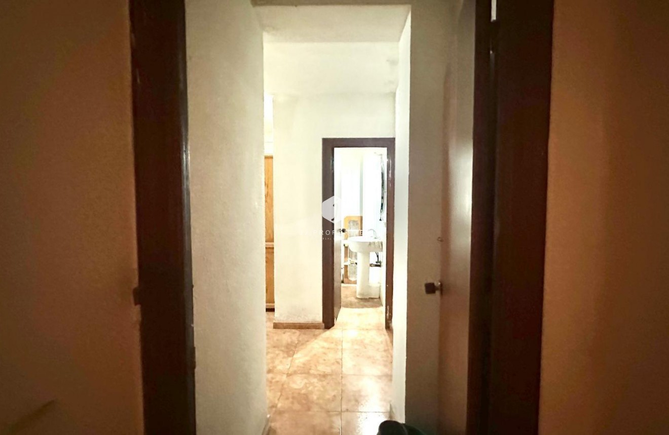 Z drugiej ręki - Mieszkanie w bloku -
Torrevieja - Playa del Cura