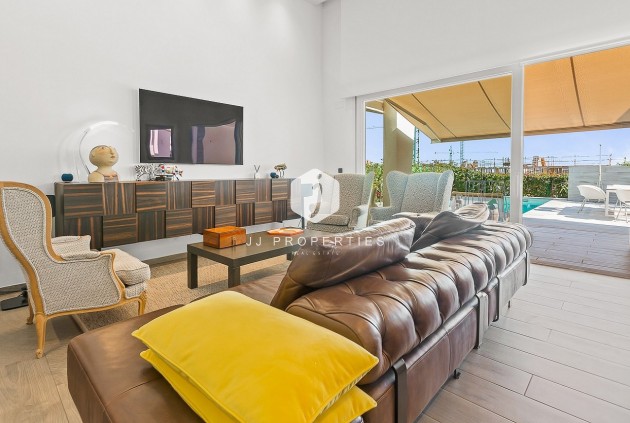 Z drugiej ręki - Villa -
La Finca Golf Resort - Inland