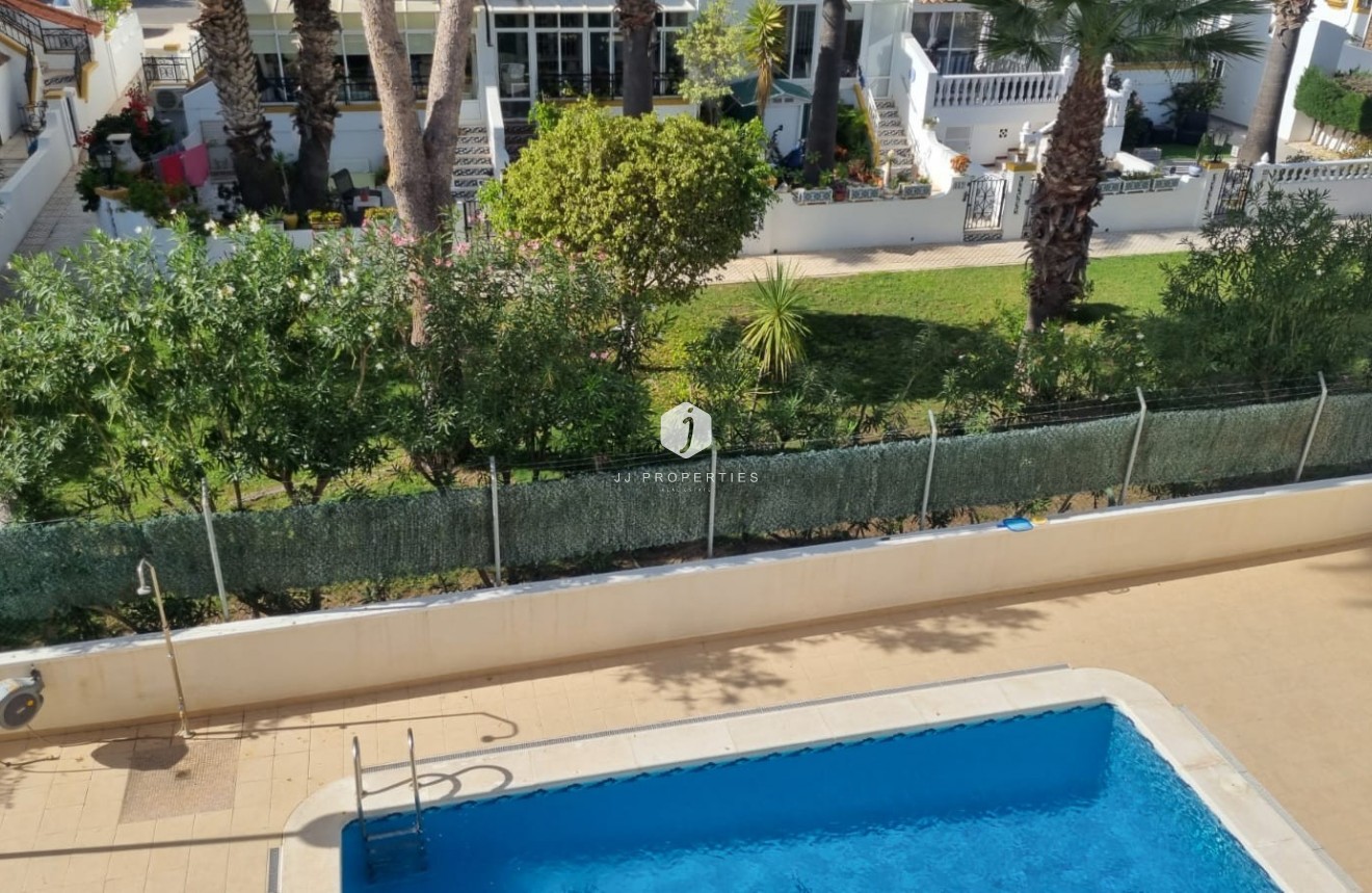 Z drugiej ręki - Szalet -
Orihuela Costa - Costa Blanca