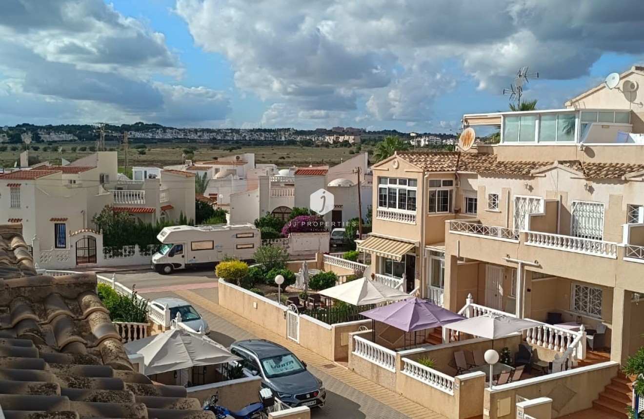 Z drugiej ręki - Villa -
Orihuela Costa - Costa Blanca