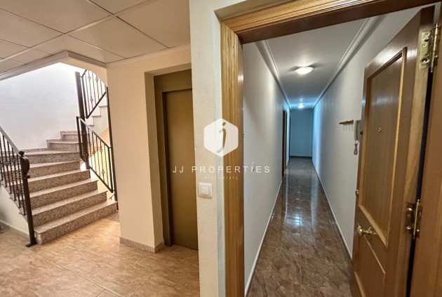 Z drugiej ręki - Mieszkanie w bloku -
Jacarilla - Inland