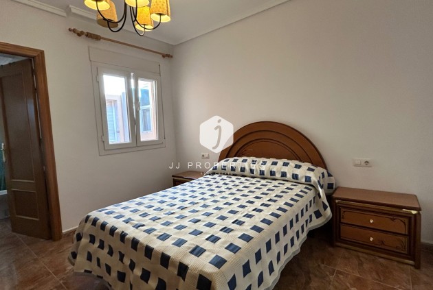 Z drugiej ręki - Mieszkanie w bloku -
Jacarilla - Inland