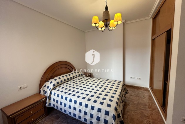 Z drugiej ręki - Mieszkanie w bloku -
Jacarilla - Inland