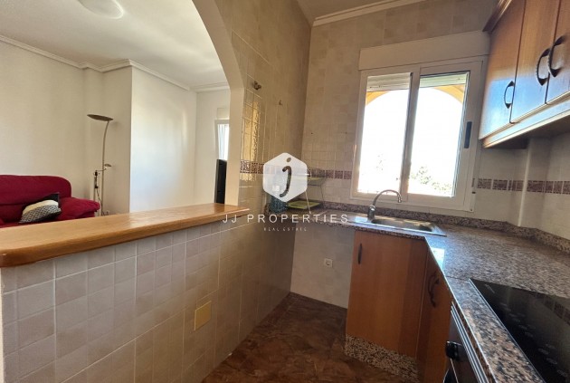 Z drugiej ręki - Mieszkanie w bloku -
Jacarilla - Inland