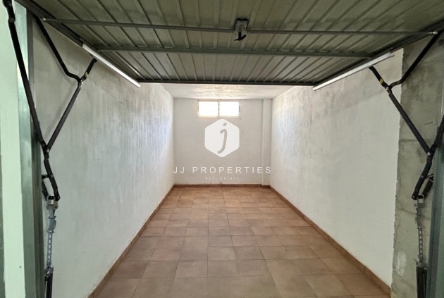 Z drugiej ręki - Mieszkanie w bloku -
Jacarilla - Inland