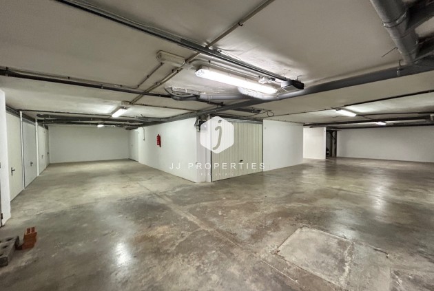 Z drugiej ręki - Mieszkanie w bloku -
Jacarilla - Inland