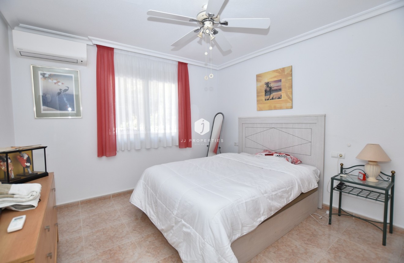 Z drugiej ręki - Villa -
Algorfa - Inland