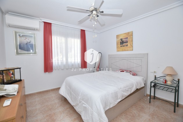 Z drugiej ręki - Villa -
Algorfa - Inland