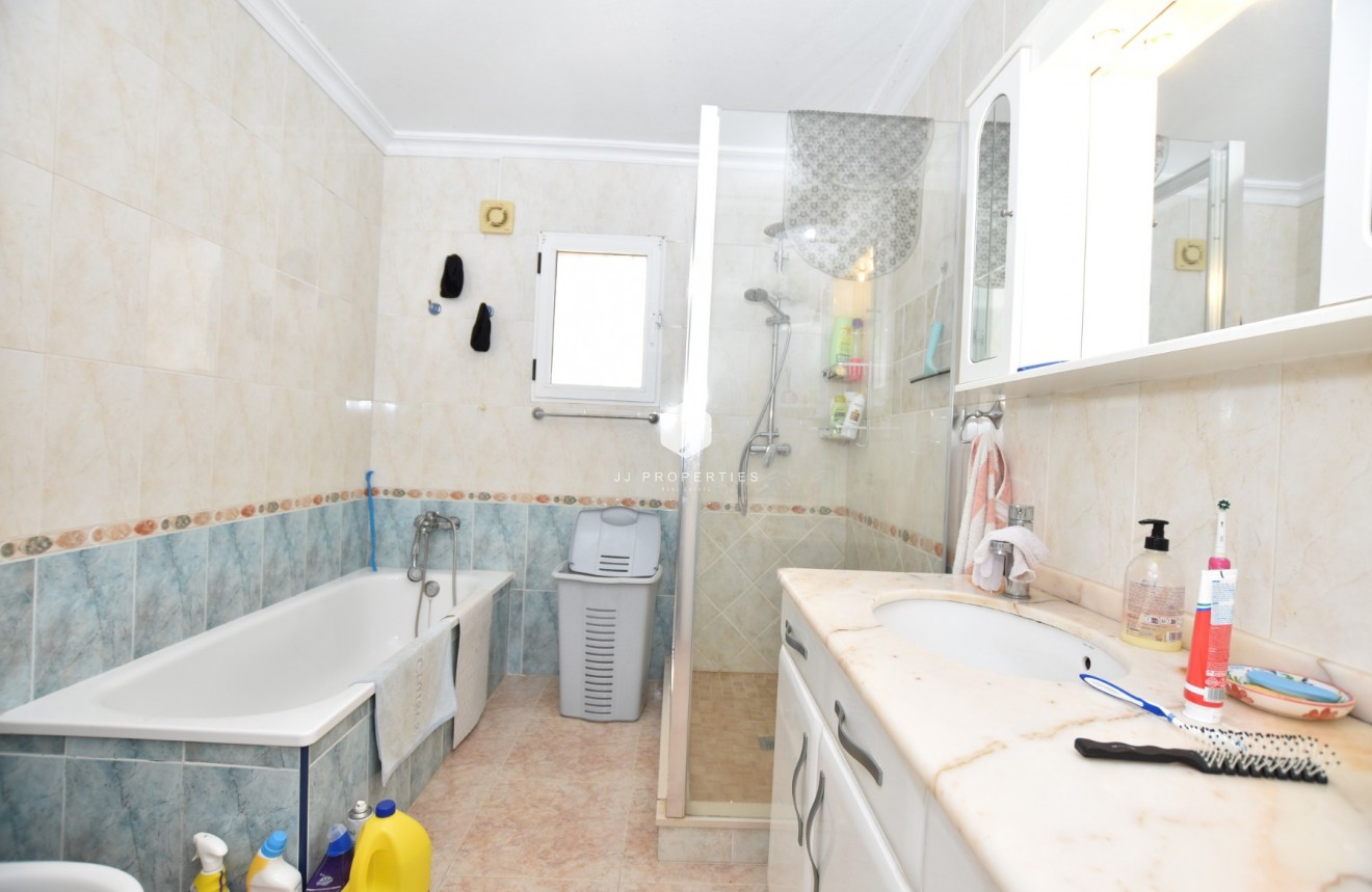 Z drugiej ręki - Villa -
Algorfa - Inland