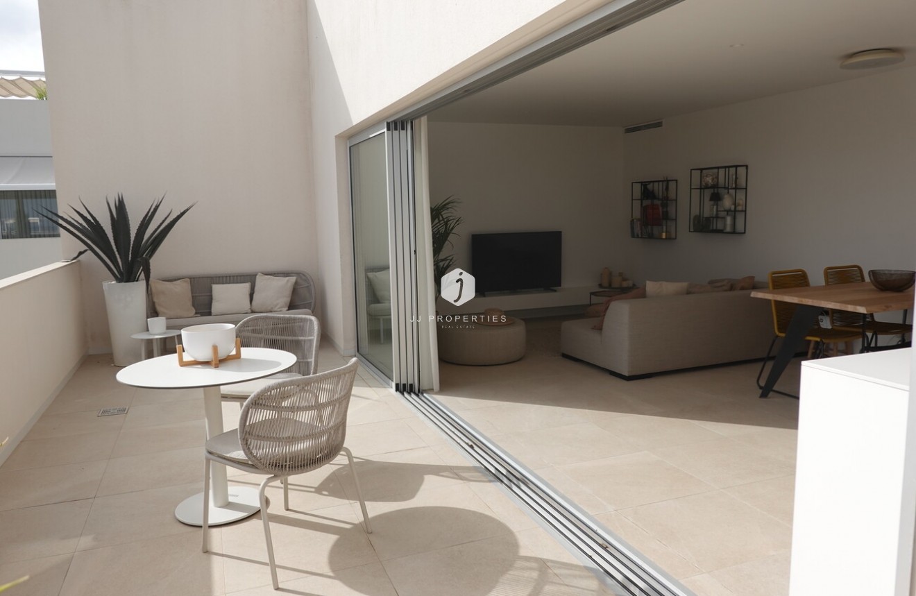 Z drugiej ręki - Daszek -
Torrevieja - Los Balcones