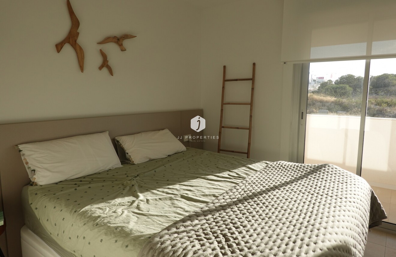 Z drugiej ręki - Daszek -
Torrevieja - Los Balcones