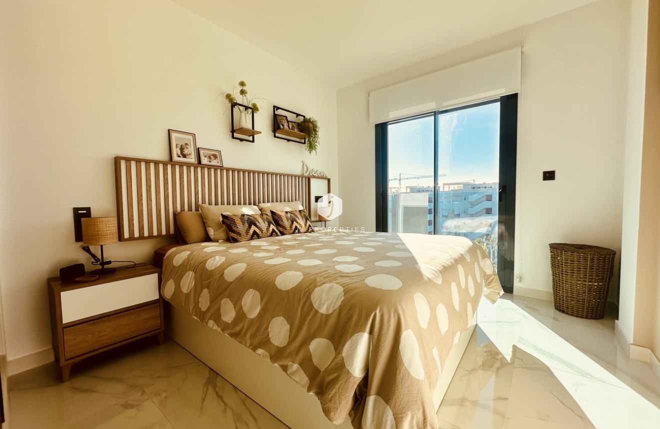 Z drugiej ręki - Daszek -
Guardamar del Segura - El Raso