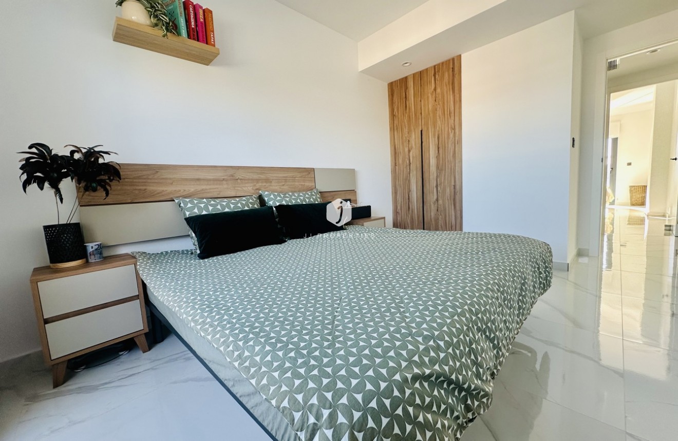 Z drugiej ręki - Daszek -
Guardamar del Segura - El Raso