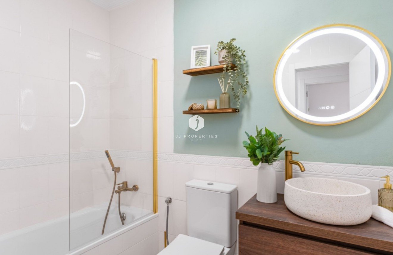 Z drugiej ręki - Szalet -
Orihuela Costa - Costa Blanca