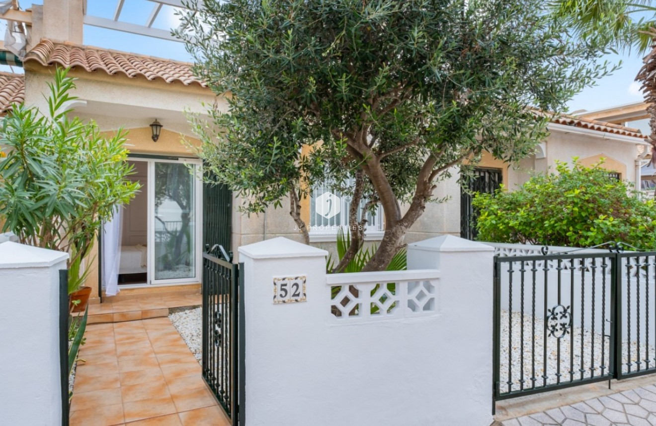 Z drugiej ręki - Szalet -
Orihuela Costa - Costa Blanca