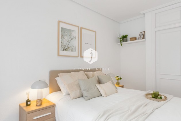 Z drugiej ręki - Szalet -
Orihuela Costa - Costa Blanca