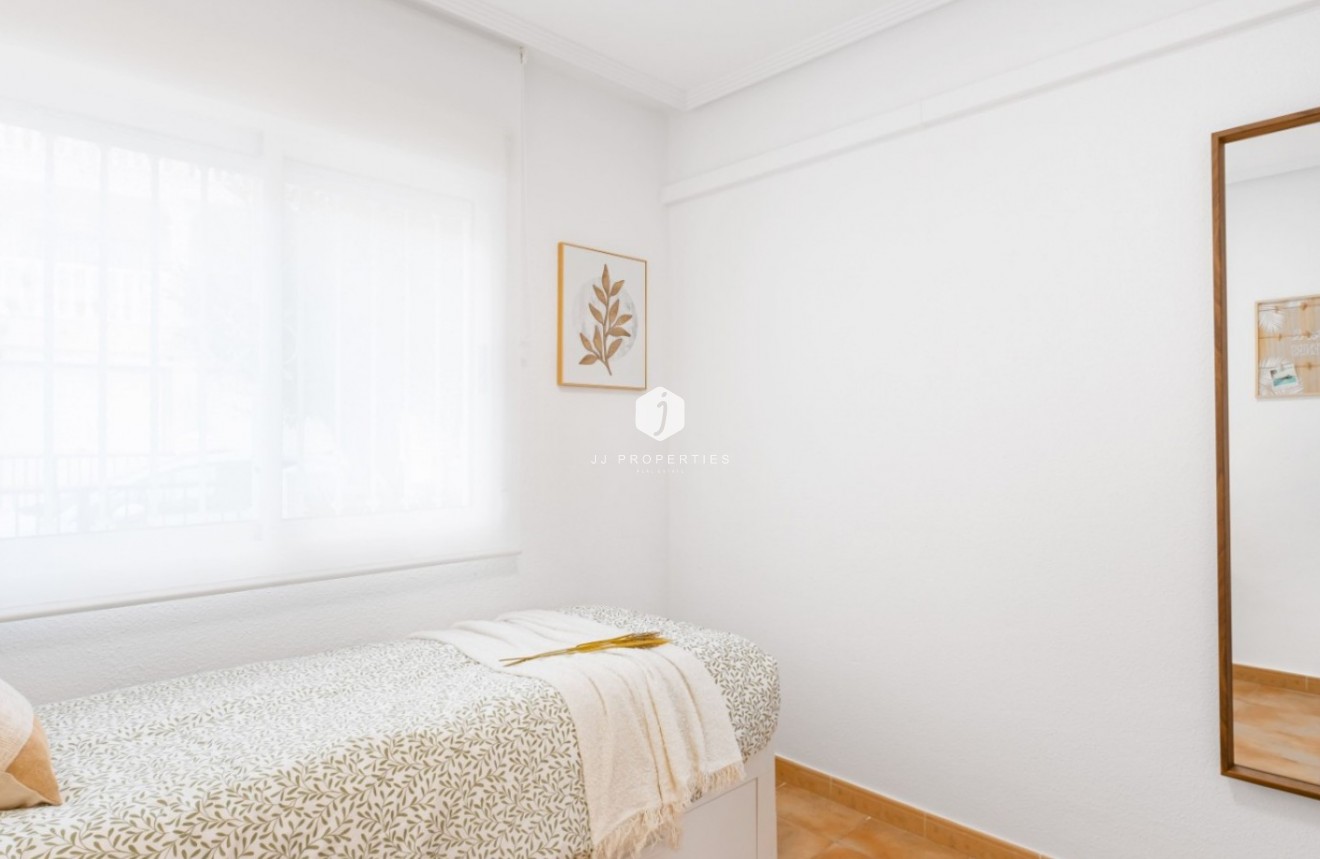 Z drugiej ręki - Szalet -
Orihuela Costa - Costa Blanca