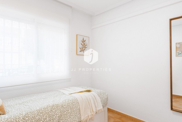 Z drugiej ręki - Szalet -
Orihuela Costa - Costa Blanca