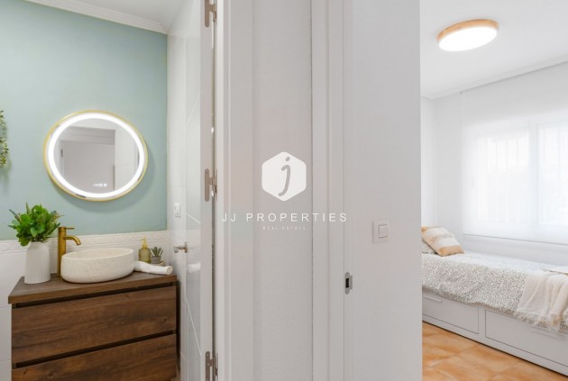 Z drugiej ręki - Szalet -
Orihuela Costa - Costa Blanca