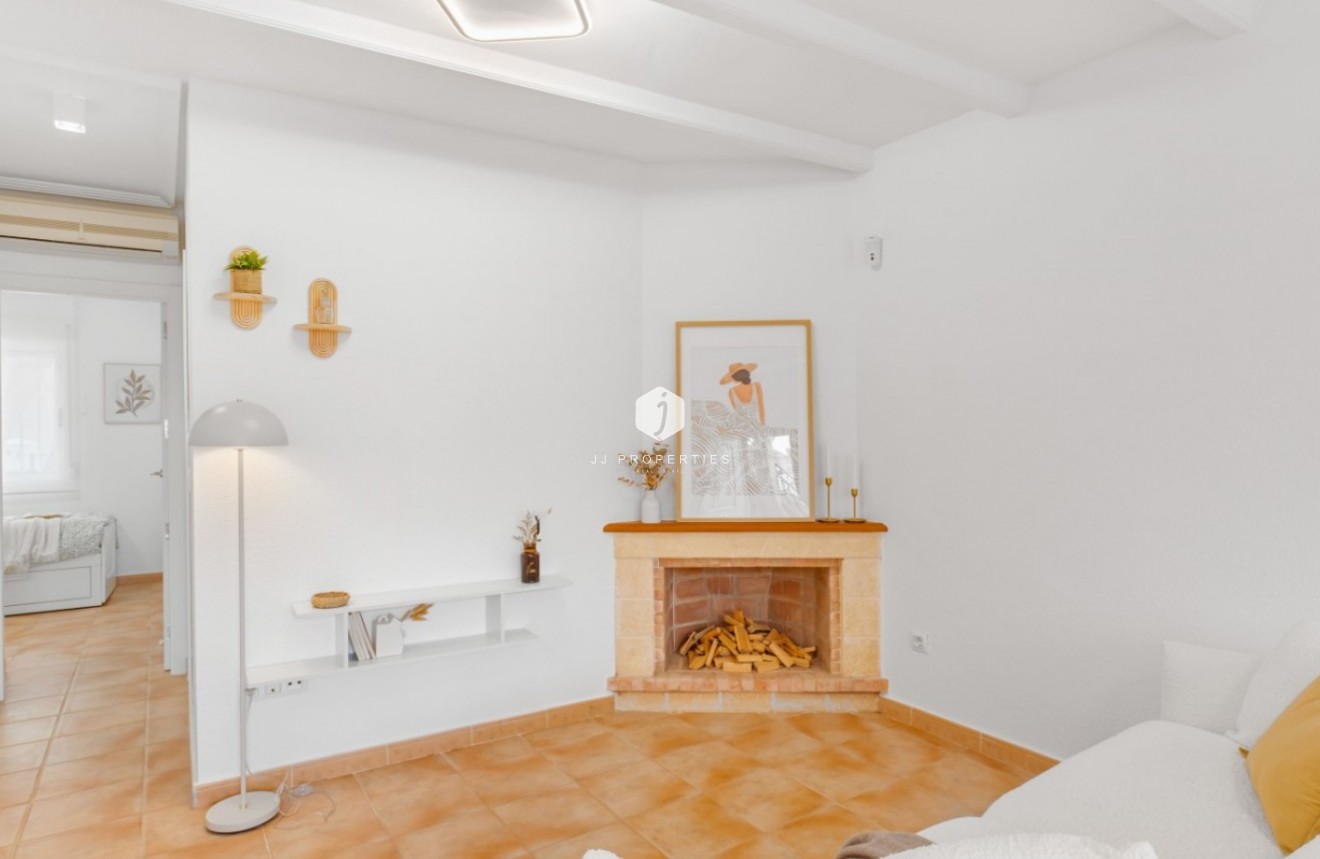 Z drugiej ręki - Szalet -
Orihuela Costa - Costa Blanca