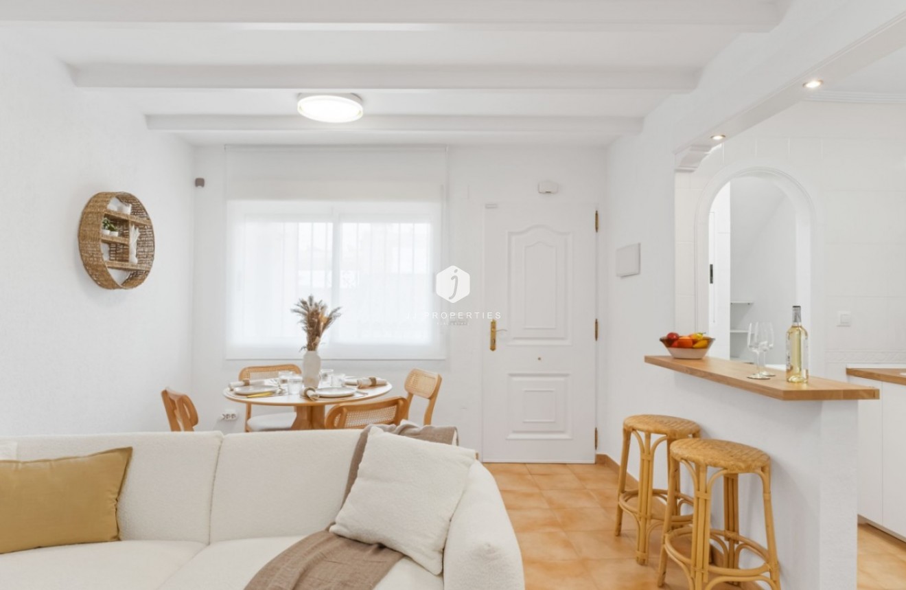 Z drugiej ręki - Szalet -
Orihuela Costa - Costa Blanca