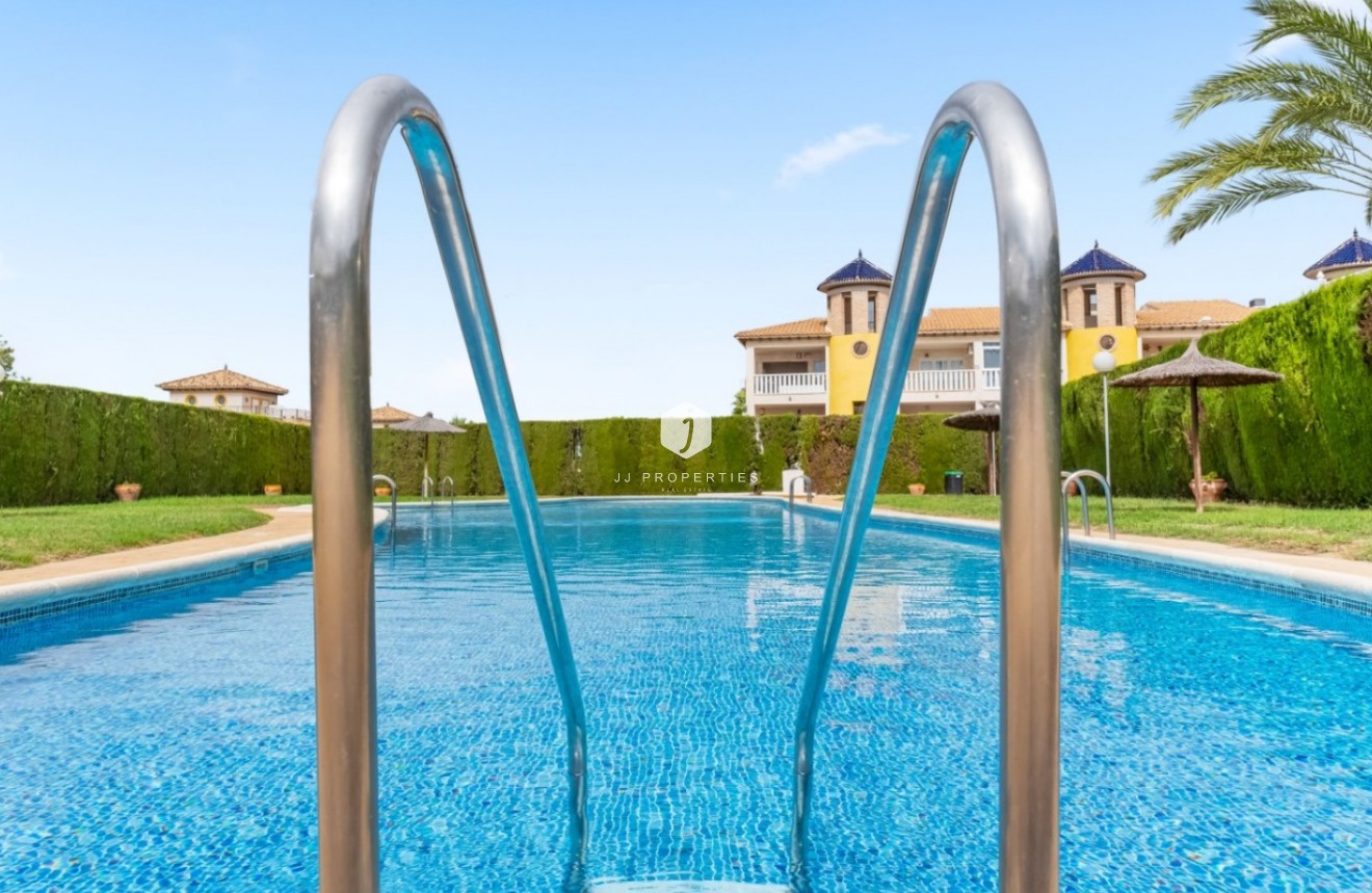 Z drugiej ręki - Szalet -
Orihuela Costa - Costa Blanca