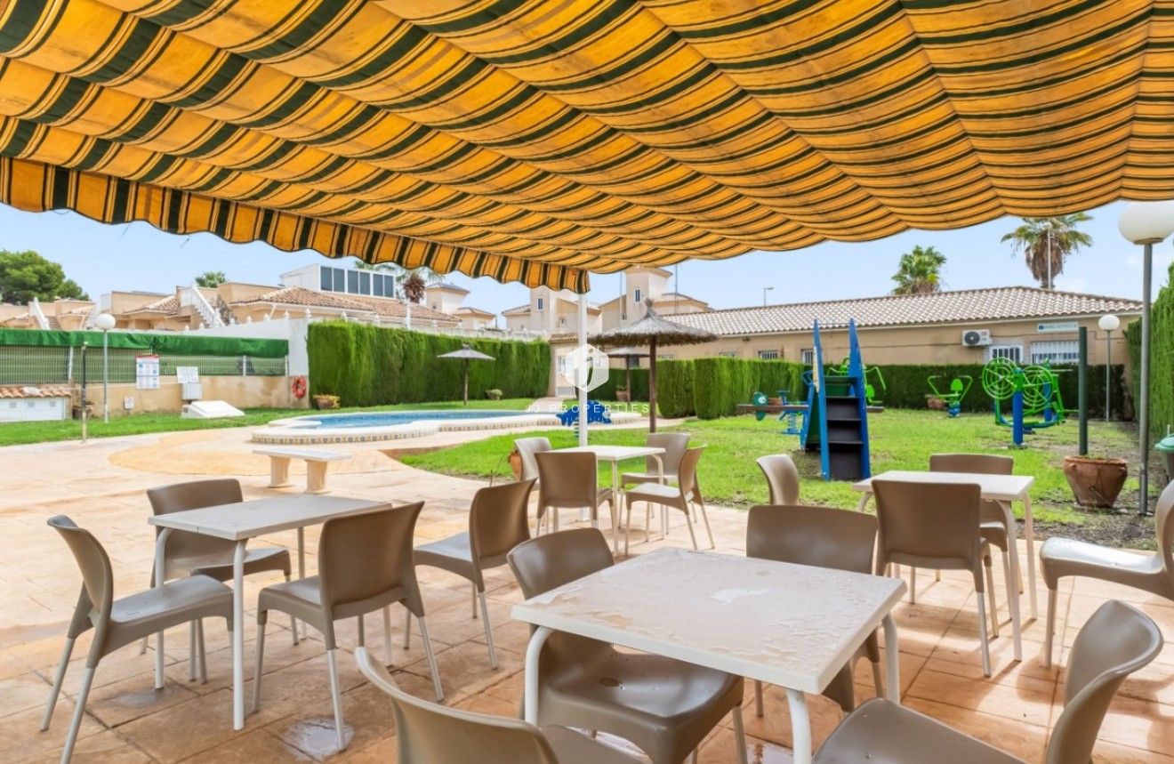 Z drugiej ręki - Szalet -
Orihuela Costa - Costa Blanca