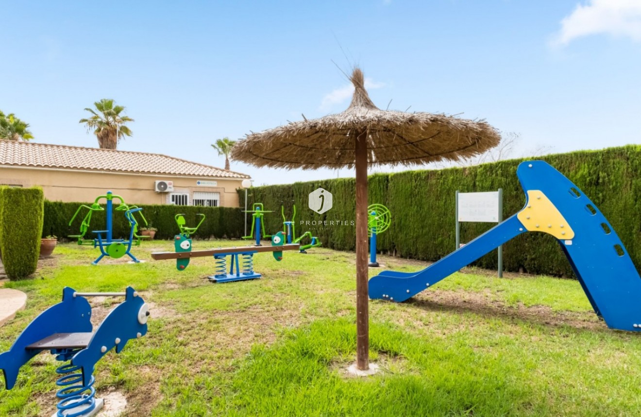 Z drugiej ręki - Szalet -
Orihuela Costa - Costa Blanca