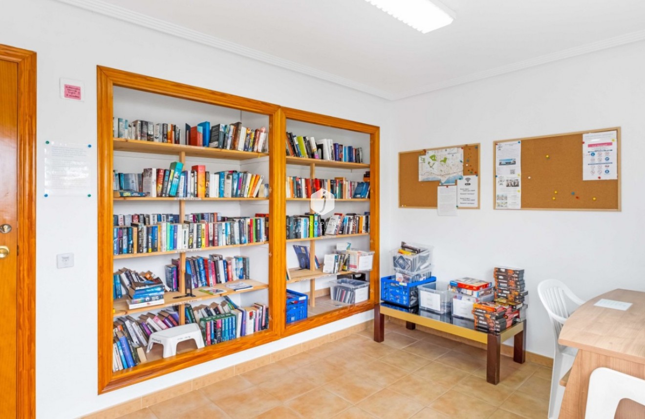 Z drugiej ręki - Szalet -
Orihuela Costa - Costa Blanca