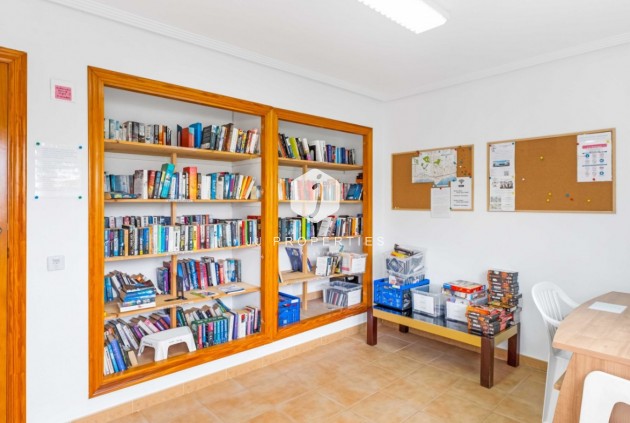 Z drugiej ręki - Szalet -
Orihuela Costa - Costa Blanca