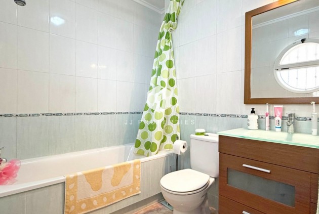 Z drugiej ręki - Szalet -
Orihuela Costa - Costa Blanca