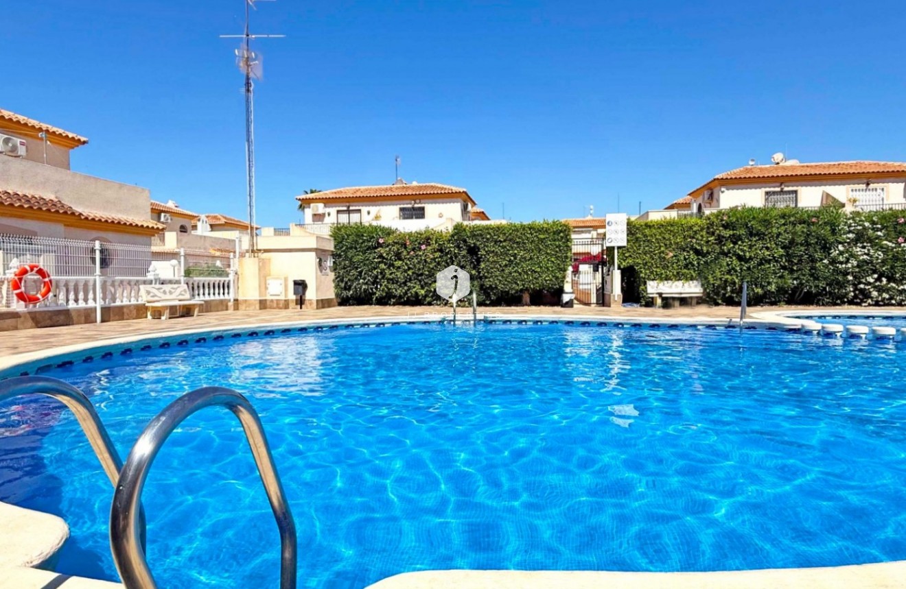 Z drugiej ręki - Szalet -
Orihuela Costa - Costa Blanca