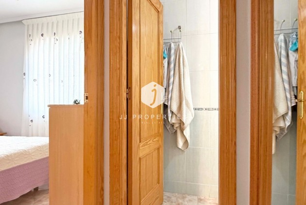 Z drugiej ręki - Szalet -
Orihuela Costa - Costa Blanca