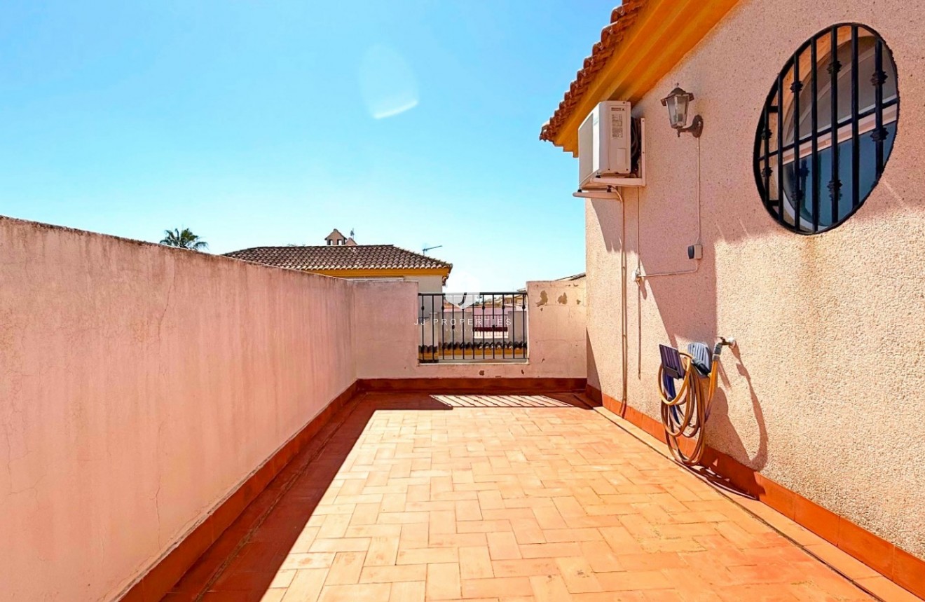 Z drugiej ręki - Szalet -
Orihuela Costa - Costa Blanca