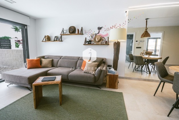 Z drugiej ręki - Mieszkanie w bloku -
Algorfa - Inland