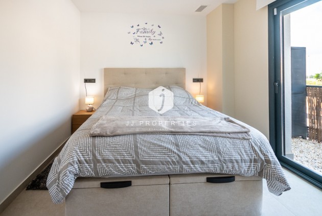 Z drugiej ręki - Mieszkanie w bloku -
Algorfa - Inland