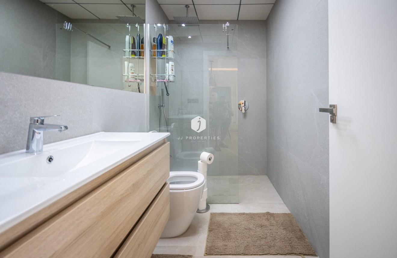 Z drugiej ręki - Mieszkanie w bloku -
Algorfa - Inland