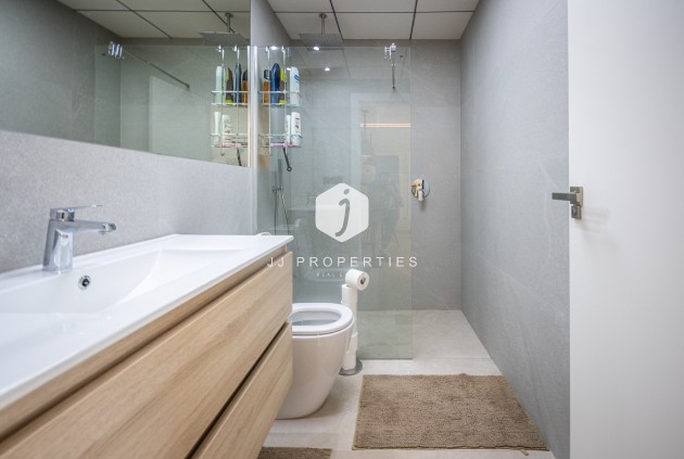 Z drugiej ręki - Mieszkanie w bloku -
Algorfa - Inland